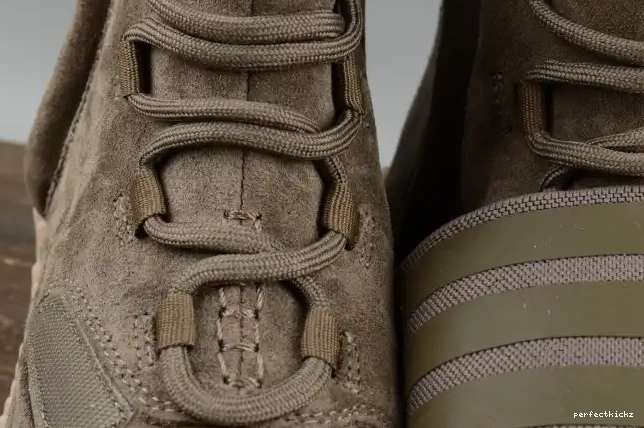 BY2456 Light 750 Yeezy adidas Boost Brown 0522